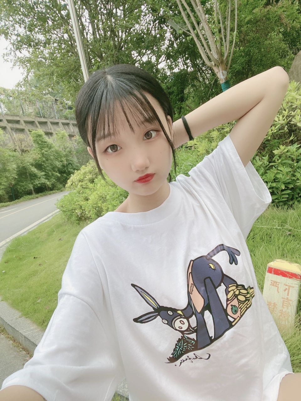 刚下水的00后妹子